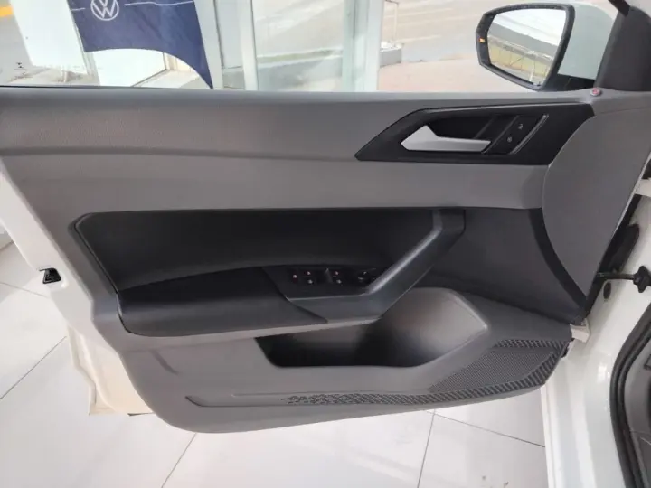 Virtus 1.0 4P 200 TSI FLEX COMFORTLINE AUTOMÁTICO