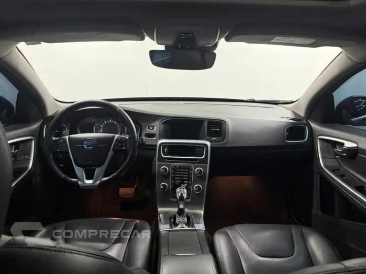 S60 T-5 MOMENTUM 2.0 245cv 4p