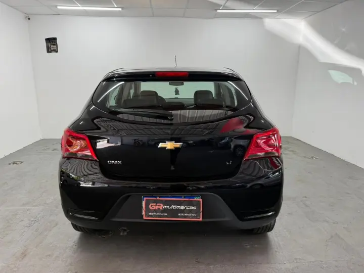 ONIX HATCH LT 1.0 8V FlexPower 5p Mec.