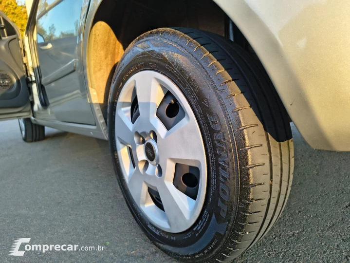 FIESTA 1.6 MPI Class Hatch 8V