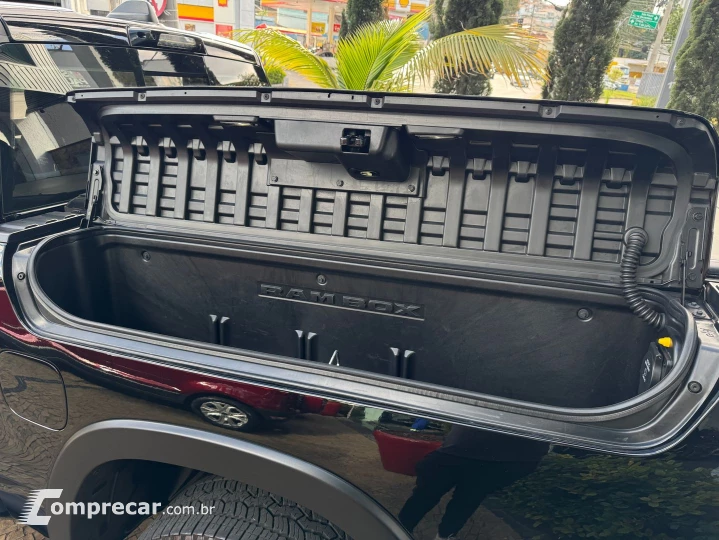 1500 5.7 V8 Gasolina Rebel Cd 4X4 Automático