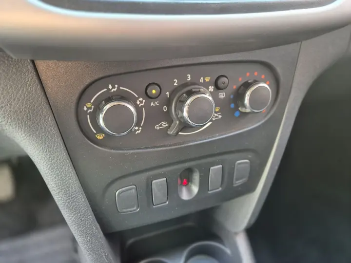 Sandero 1.0 12V 4P FLEX SCE AUTHENTIQUE