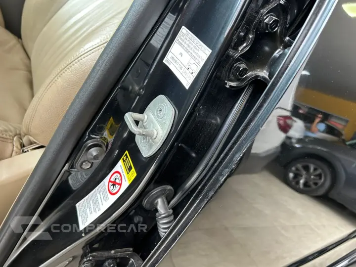 Hilux SW4 SRV D4-D 4x4 3.0 TDI Dies. Aut