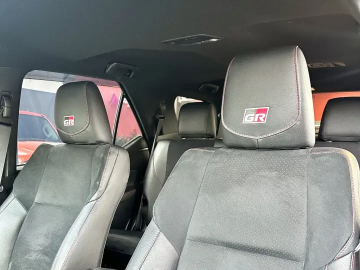 HILUX SW4 2.8 D-4D TURBO DIESEL GR-S 7L 4X4 AUTOMÁTICO