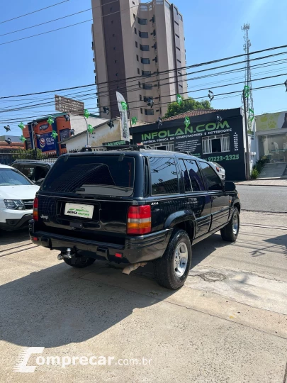 CHEROKEE 4.0 Laredo 4X4 6I 12V