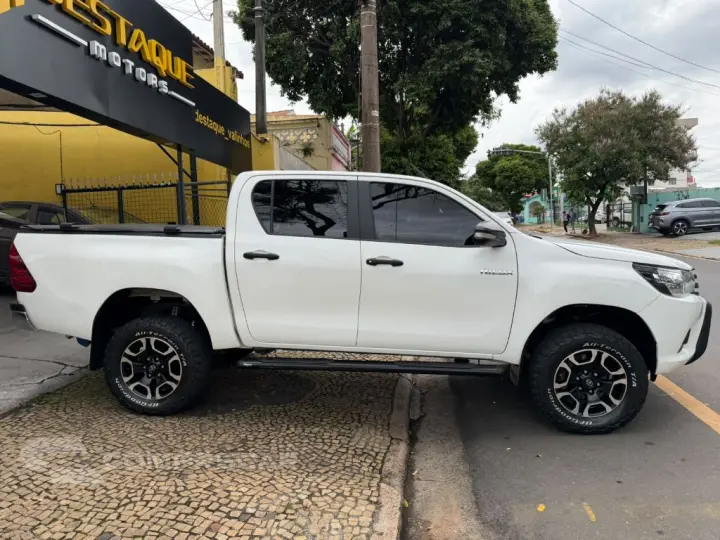 Hilux CD 4x4 2.8 Diesel Mec.