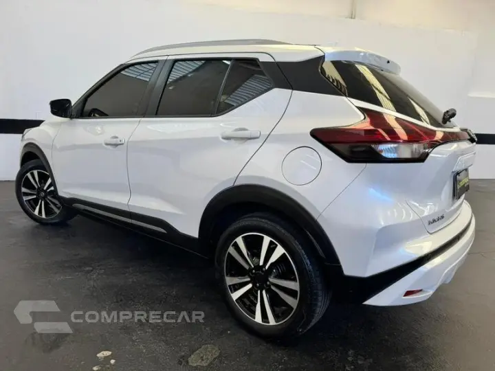 KICKS ADVANCE CVT