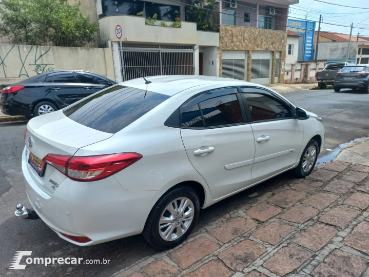 YARIS 1.5 16V Sedan XL