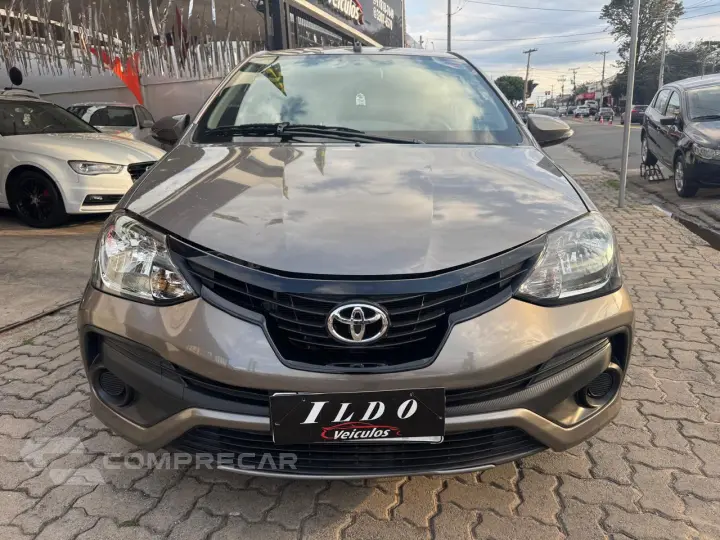 ETIOS 1.5 X Plus Sedan 16V