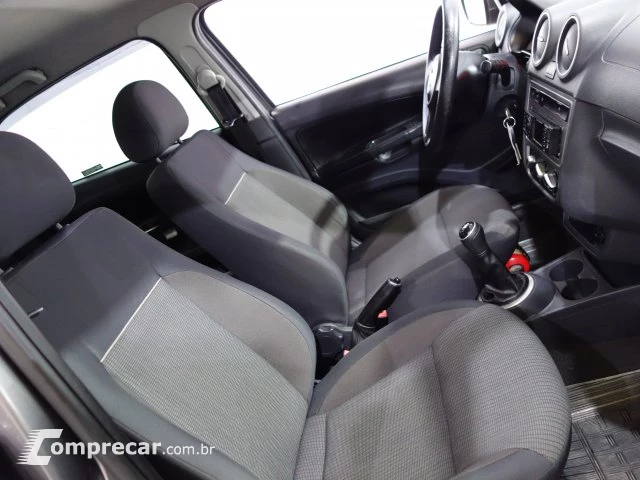 VOYAGE - 1.6 MI 8V 4P MANUAL