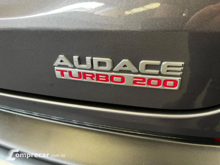 FASTBACK AUDACE TURBO 200 FLEX AT 4P