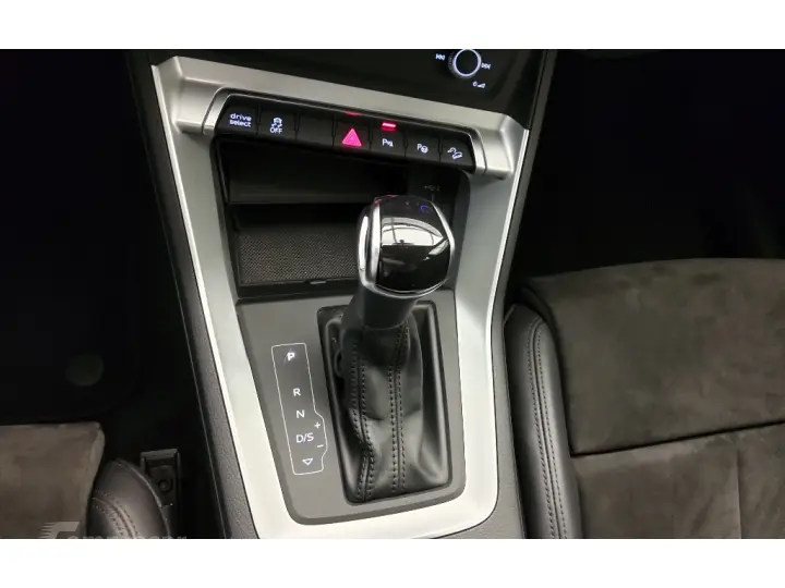 Q3 1.4 35 TFSI FLEX BLACK S TRONIC