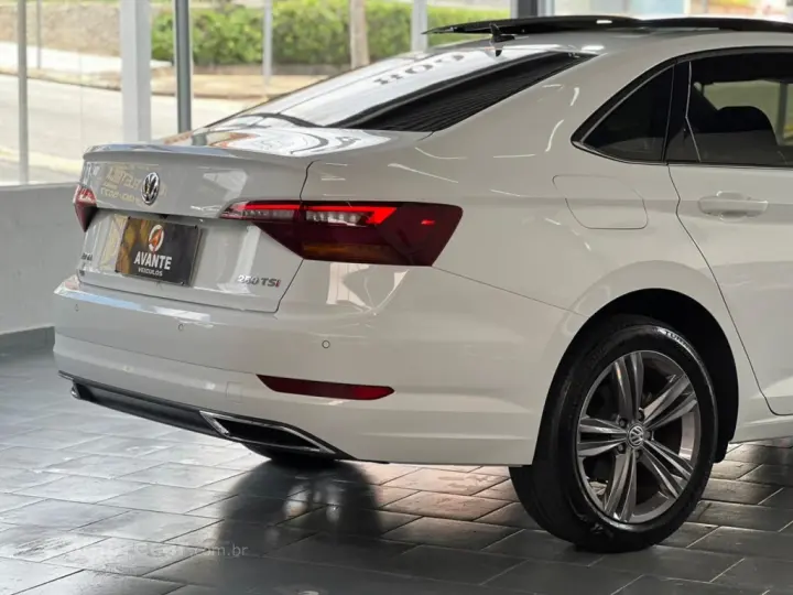 JETTA 1.4 250 TSI TOTAL FLEX R-LINE TIPTRONIC