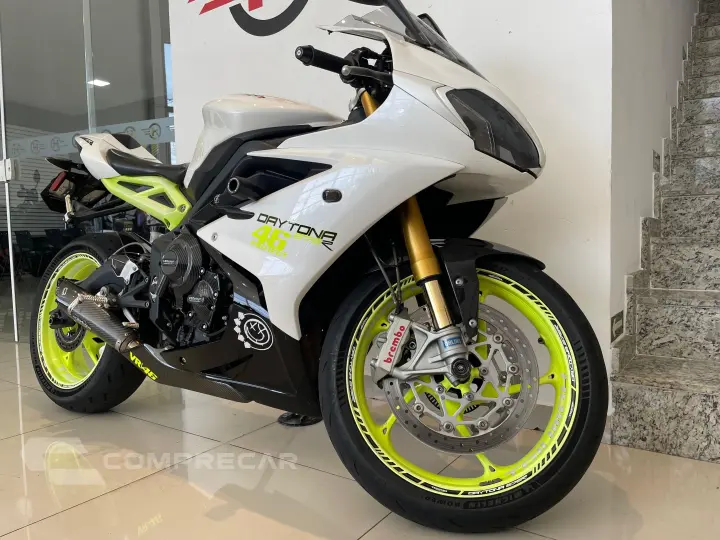 DAYTONA 675R
