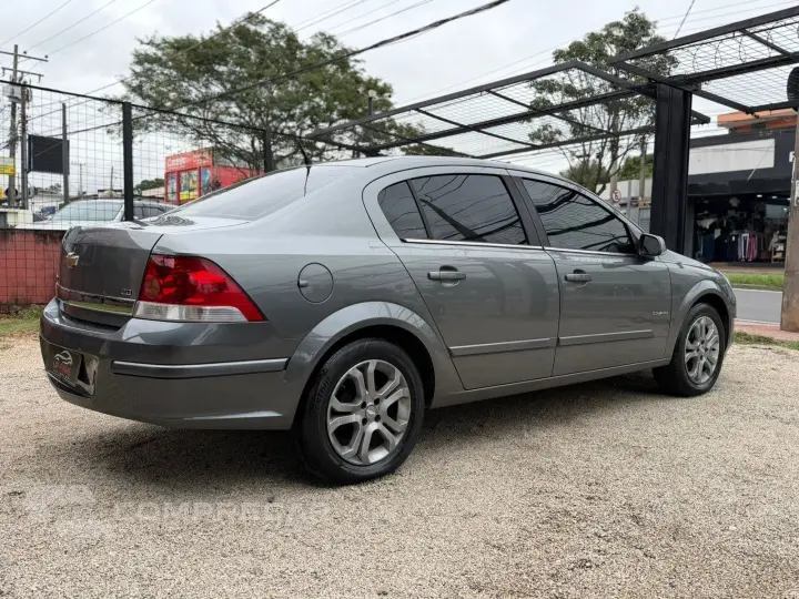 VECTRA 2.0 MPFI ELEGANCE 8V 140CV FLEX 4P MANUAL