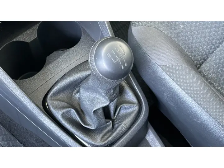 VOYAGE 1.0 12V MPI TOTAL FLEX 4P MANUAL