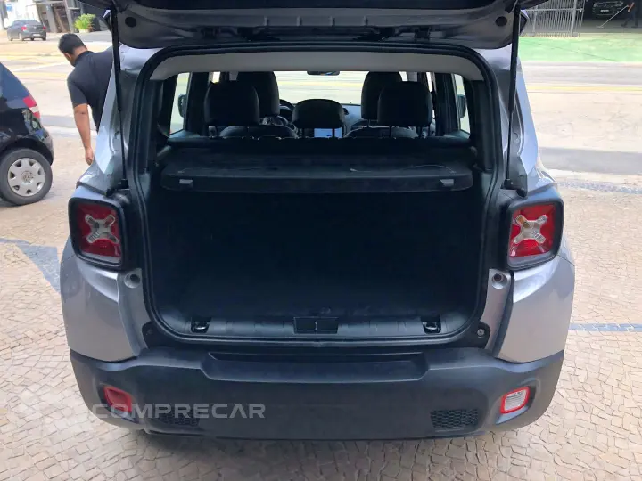 Renegade 1.8 16V Flex 4P Automático