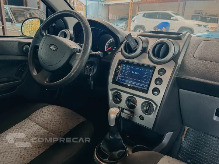 FIESTA 1.6 MPI Class Hatch 8V