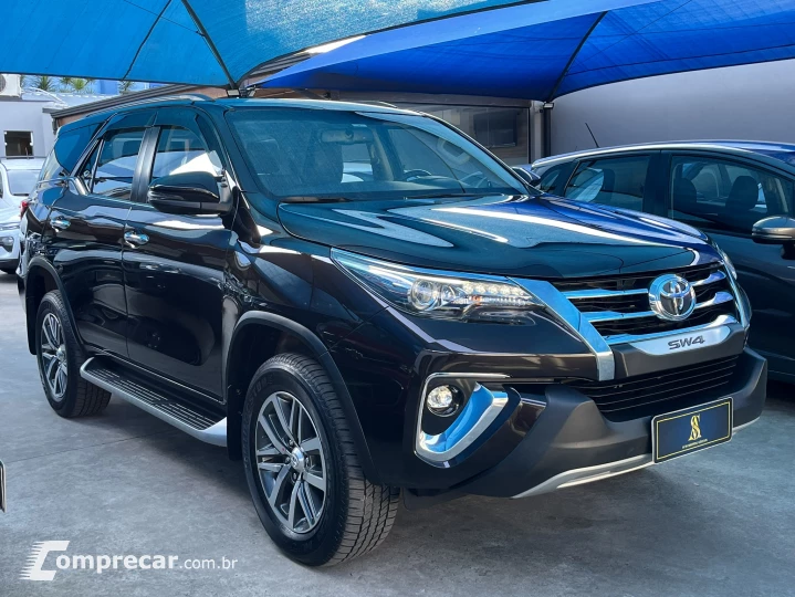 HILUX SW4 2.8 D-4d Turbo SRX 7L 4X4