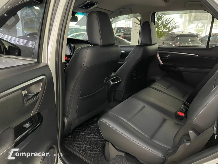HILUX SW4 2.8 D-4d Turbo SRX 7L 4X4