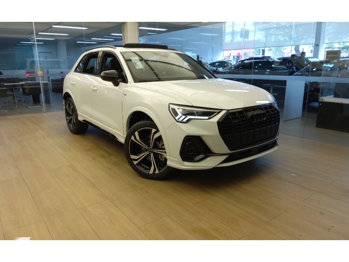 Q3 2.0 40 TFSI GASOLINA PERFORMANCE BLACK PLUS QUATTRO TIPTR
