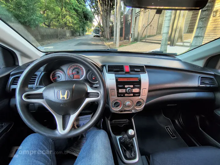 CITY 1.5 LX Sedan 16V