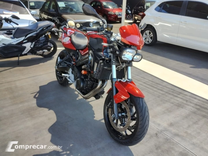 F 800