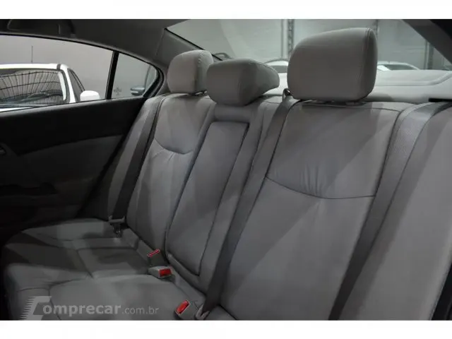 CIVIC - 1.8 LXS 16V 4P AUTOMÁTICO
