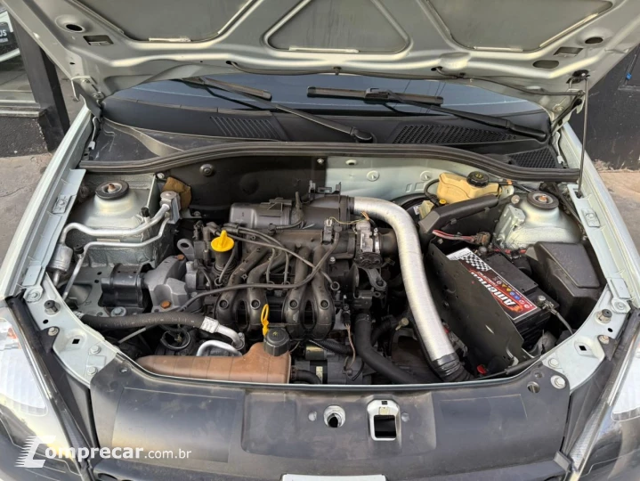 Clio Authentique 1.0 8V 3p