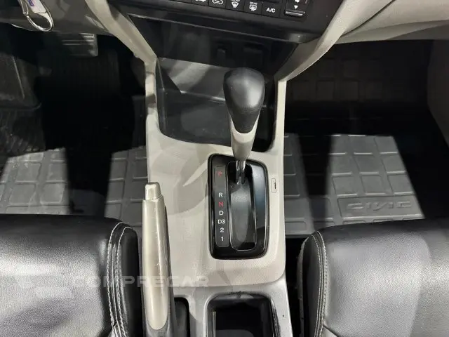 CIVIC - 1.8 LXS 16V 4P AUTOMÁTICO