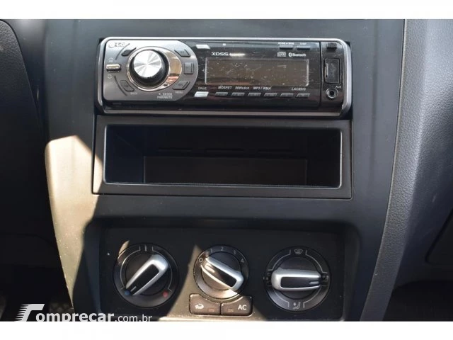 FOX - 1.0 MI 8V 4P MANUAL