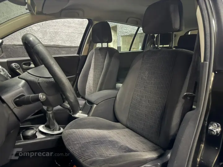 MEGANE 1.6 DYNAMIQUE GRAND TOUR 16V FLEX 4P MANUAL