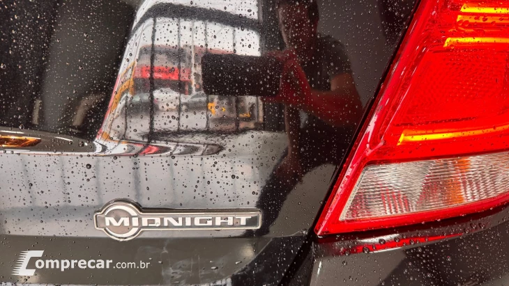 TRACKER 1.4 16V Turbo Midnight