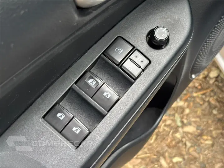 YARIS 1.5 16V FLEX SEDAN XL PLUS TECH MULTIDRIVE