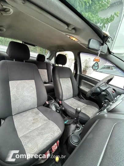 FIESTA 1.6 MPI Class Sedan 8V
