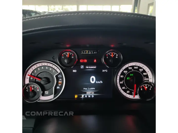 CLASSIC 5.7 V8 GASOLINA LARAMIE NIGHT EDITION CD 4X4 AUTOMÁT