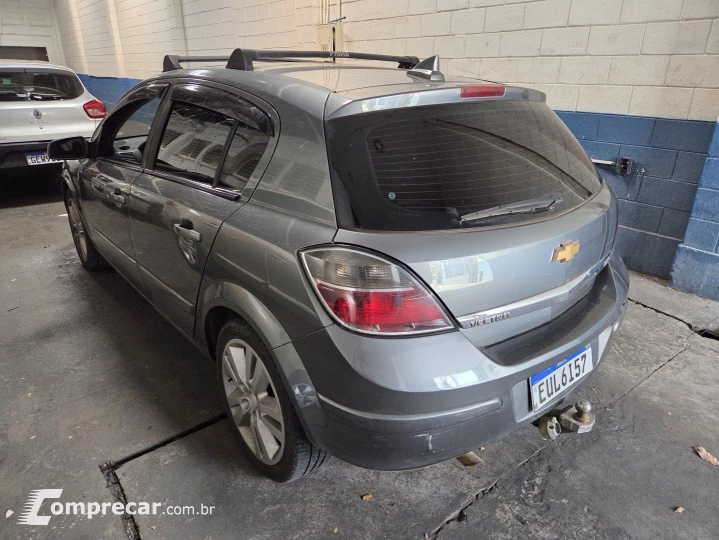 VECTRA 2.0 MPFI GT HATCH 8V FLEX 4P MANUAL