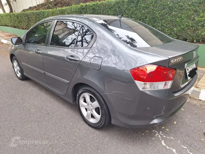 CITY 1.5 LX Sedan 16V