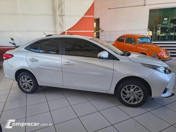Yaris Sedan 1.5 16V 4P FLEX XS MULTIDRIVE AUTOMÁTICO CVT
