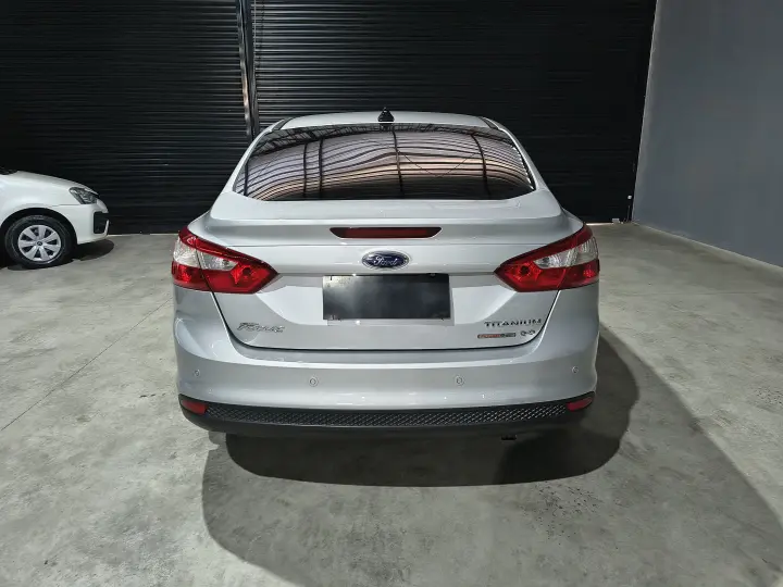 FOCUS 2.0 Titanium Sedan 16V