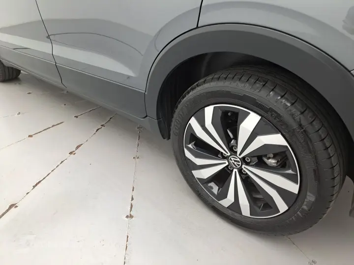 T-CROSS 1.0 200 TSI TOTAL FLEX AUTOMÁTICO