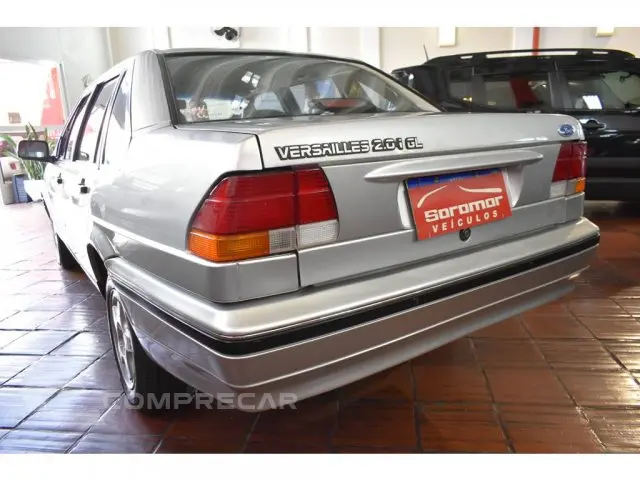 VERSAILLES - 2.0 GL 8V 4P MANUAL