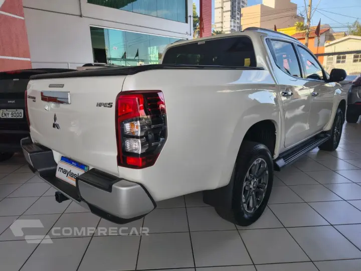 L 200 Triton 2.4 16V SPORT HPE 4X4 CABINE DUPLA TURBO DIESEL