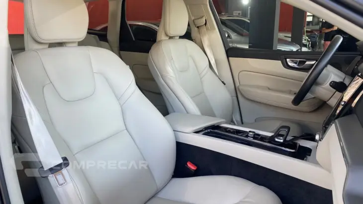 VOLVO XC60 2.0 T8 RECHARGE INSCRIPTION EXPRESSION AWD