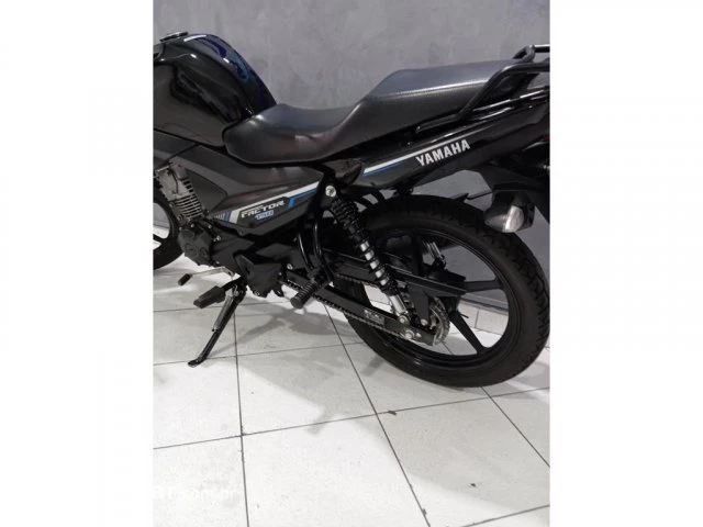 YBR 150 FACTOR ED - Street