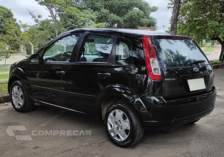 FIESTA 1.6 MPI Class Hatch 8V