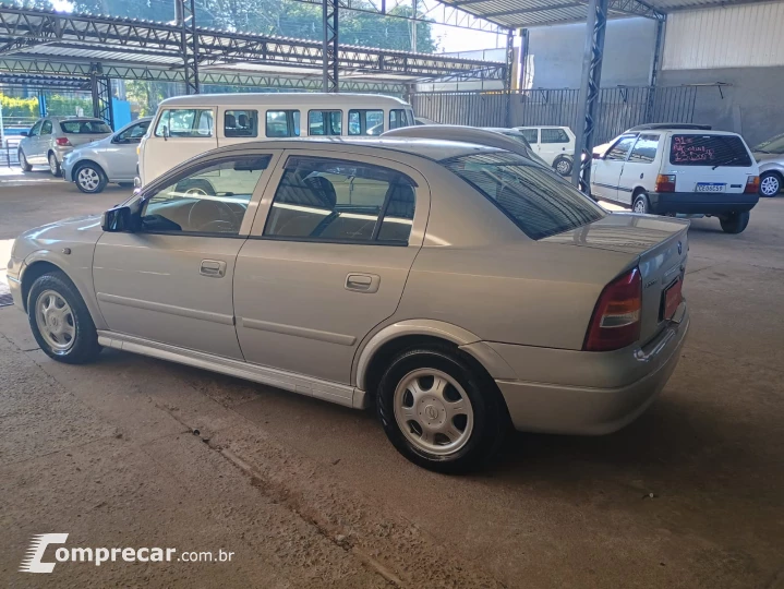 Astra sedan 1.8