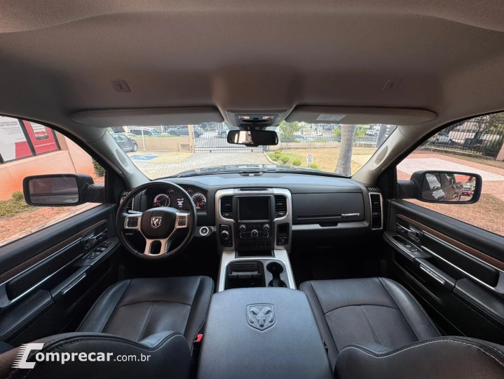 RAM 5.7 1500 Laramie 4X4 CD V8