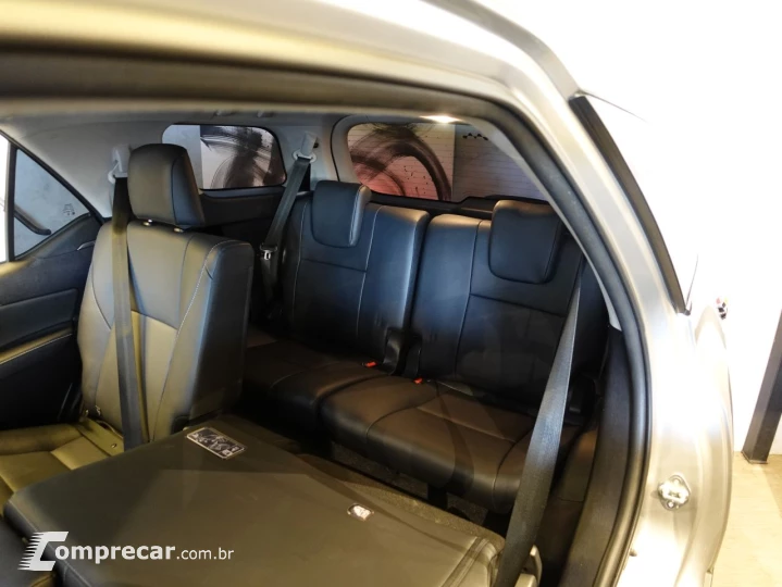 Hilux SW4 2.8 16V 4P SRX PLATINUM 4X4 7 LUGARES TURBO DIESEL
