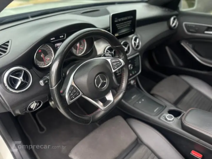 GLA 250 2.0 16V TURBO GASOLINA SPORT 4P AUTOMÁTICO